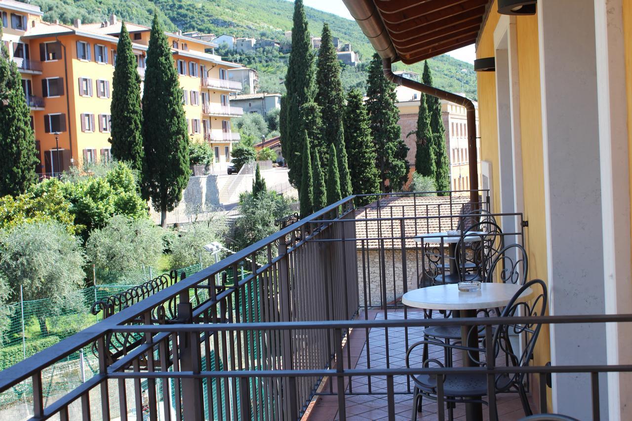 Garda Family House Hotel Castelletto Di Brenzone Buitenkant foto